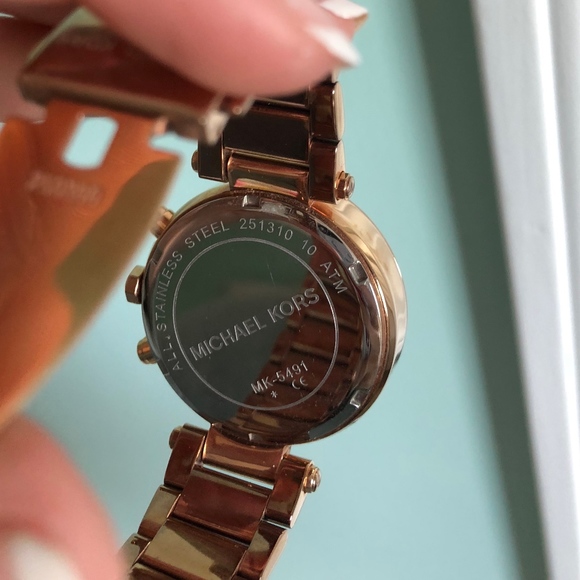 Michael Kors yollow gold watch - Picture 3 of 5